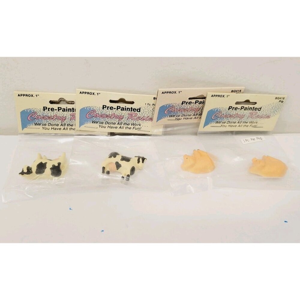 4 Vtg Mini Country Resin Wangs Int. Pre-Painted Farm Animals Pigs Cows Dollhouse